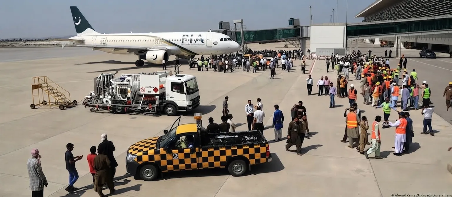 Government Begins Outsourcing Process for Lahore and Karachi Airports